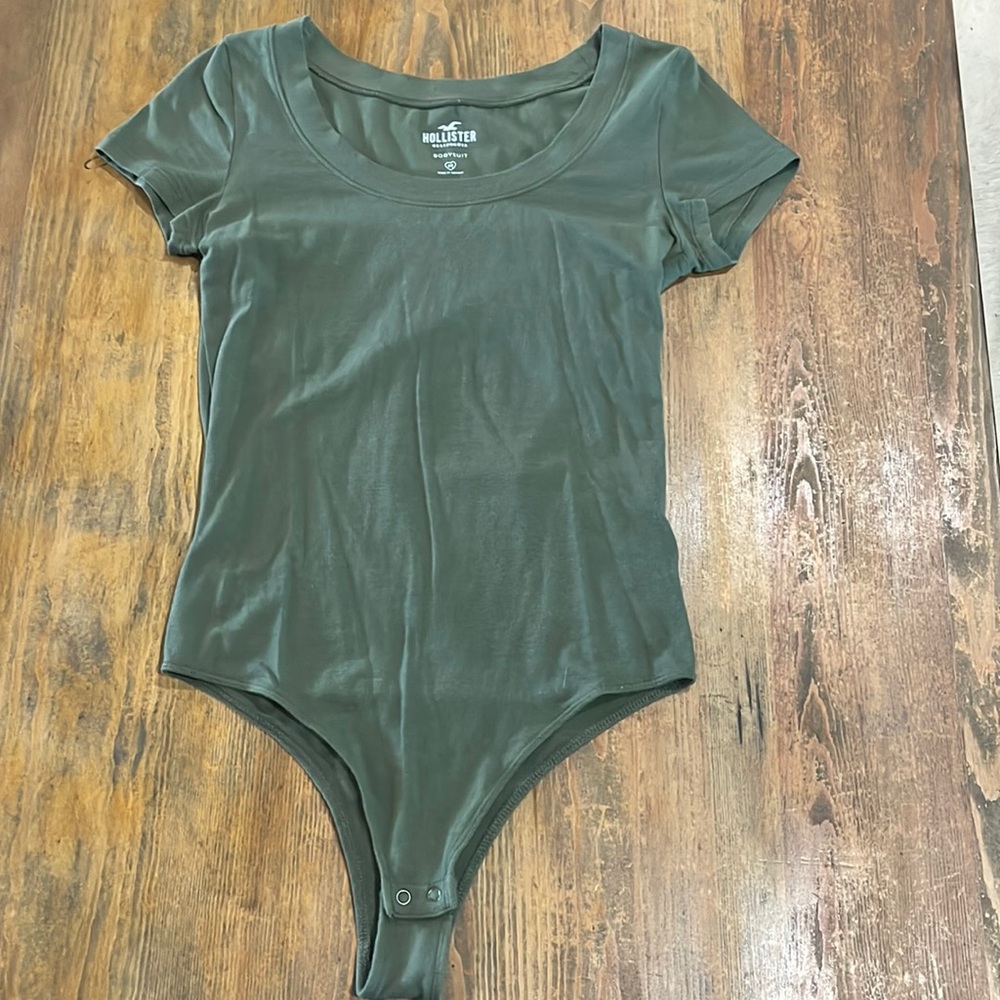 Army green Hollister bodysuit